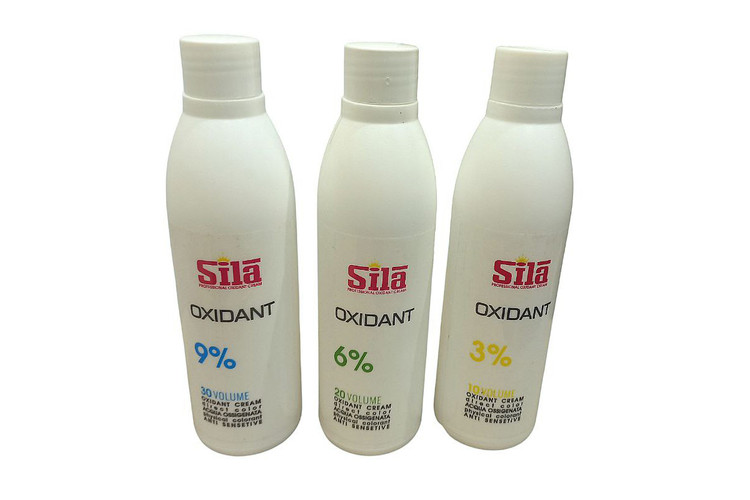 اکسیدان سیلا | اکسیدان حرفه‌ای با فرمول ملایم و ماندگاری بالا | خرید اکسیدان سیلا برای رنگ موی درخشان و طبیعی