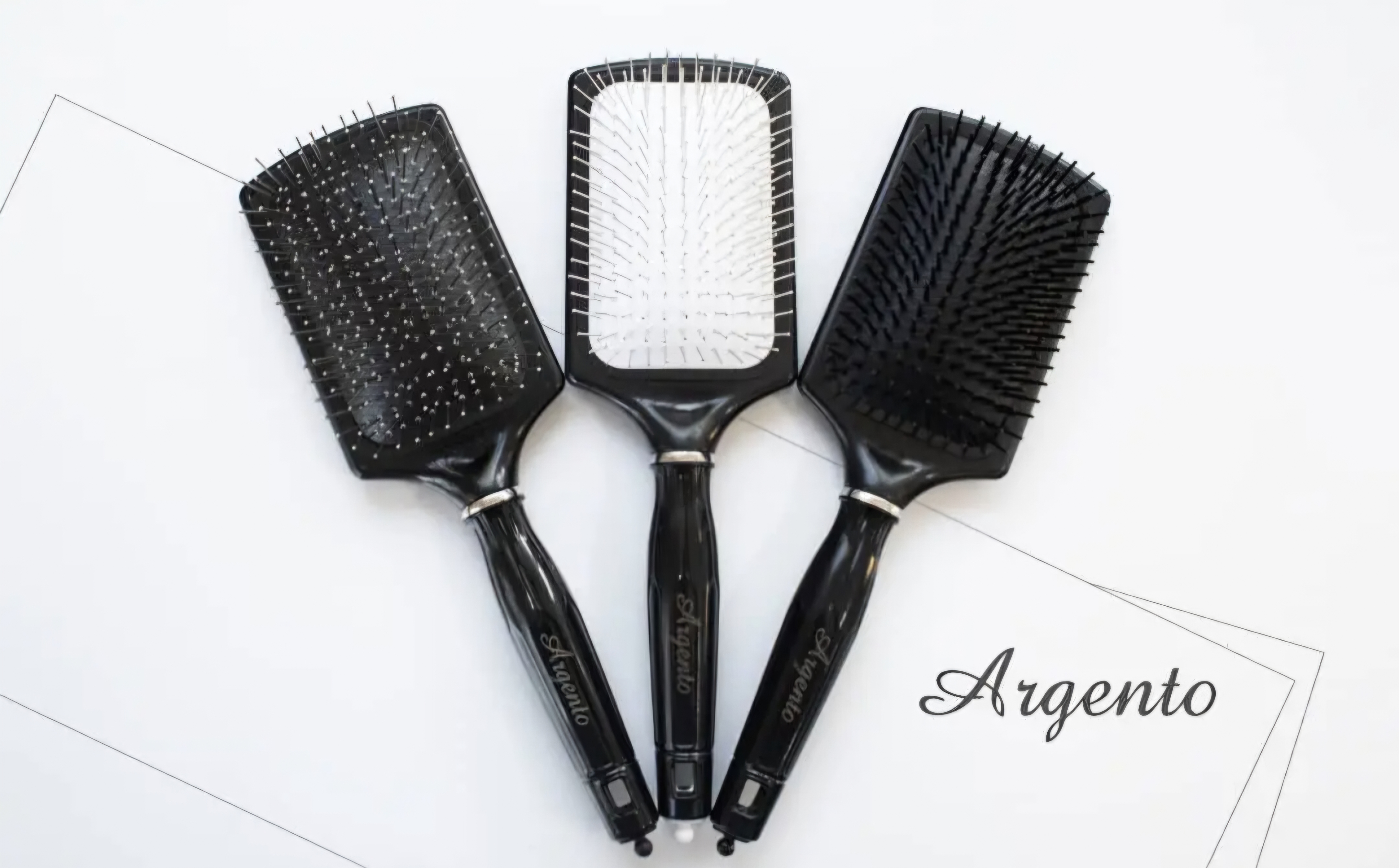 خرید برس تخت دندانه سیمی آرجنتو (Argento) | برس حرفه‌ای گره‌بازکن با دندانه‌های فلزی صیقلی و بالشتک طبی