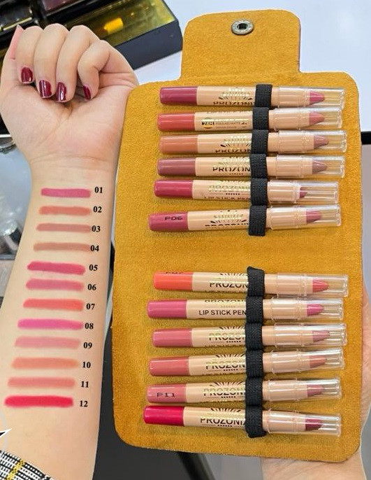 خرید رژ مدادی پروزونیکس | بافت کرمی، رنگ‌دانه غنی و ماندگاری بالا برای لب‌هایی جذاب و نرم