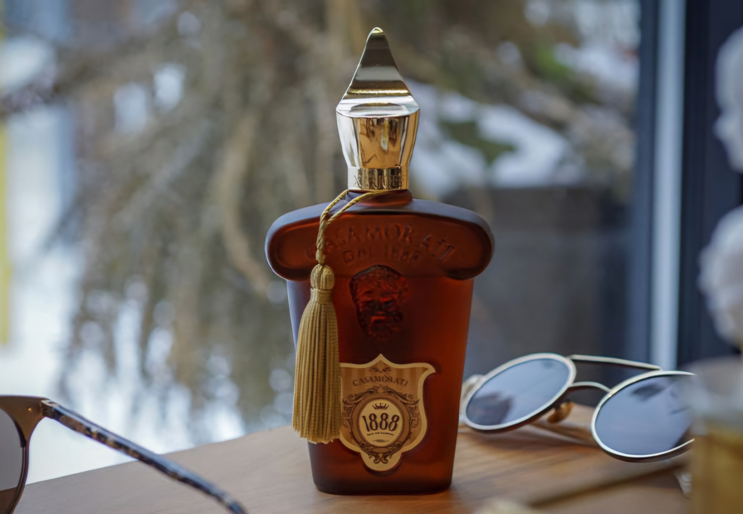 عطر جیبی دلگادو رایحه کازاموراتی 1888Delgado Pocket Perfume Casamorati 1888 Fragrance