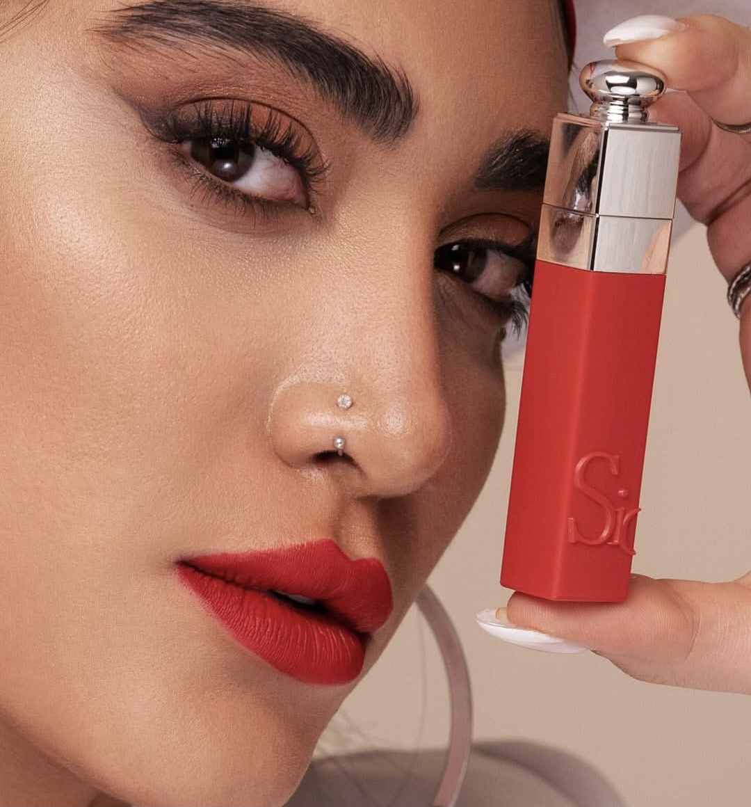 خرید رژ لب کرمی مخملی سیوره | رژ لب با پیگمنت فوق العاده بالا و بافت مات مخملی با ماندگاری طولانی